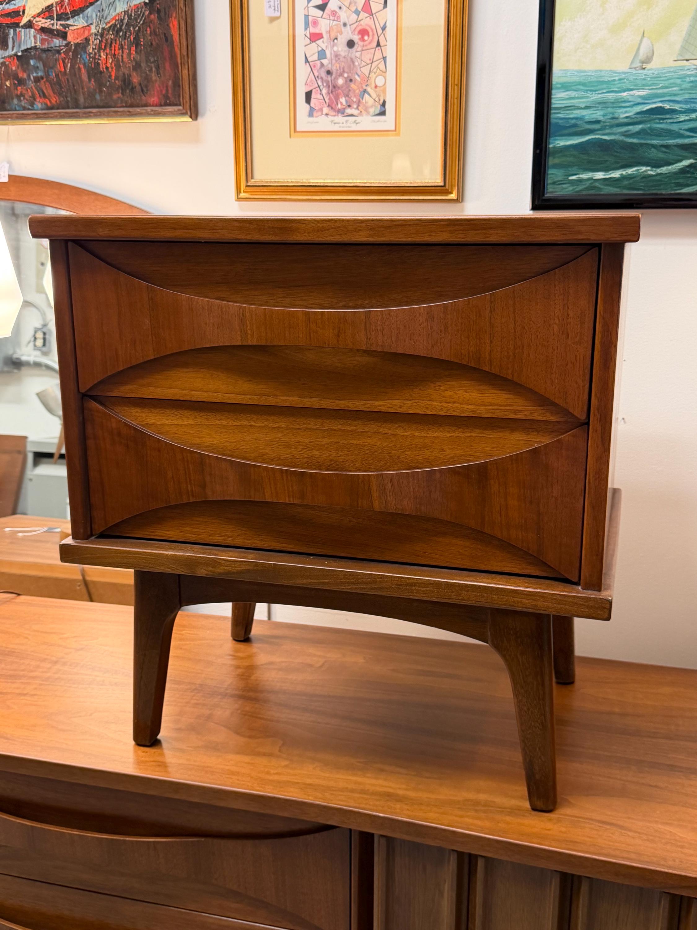 Mid Century Modern Vintage United Furniture Nightstand