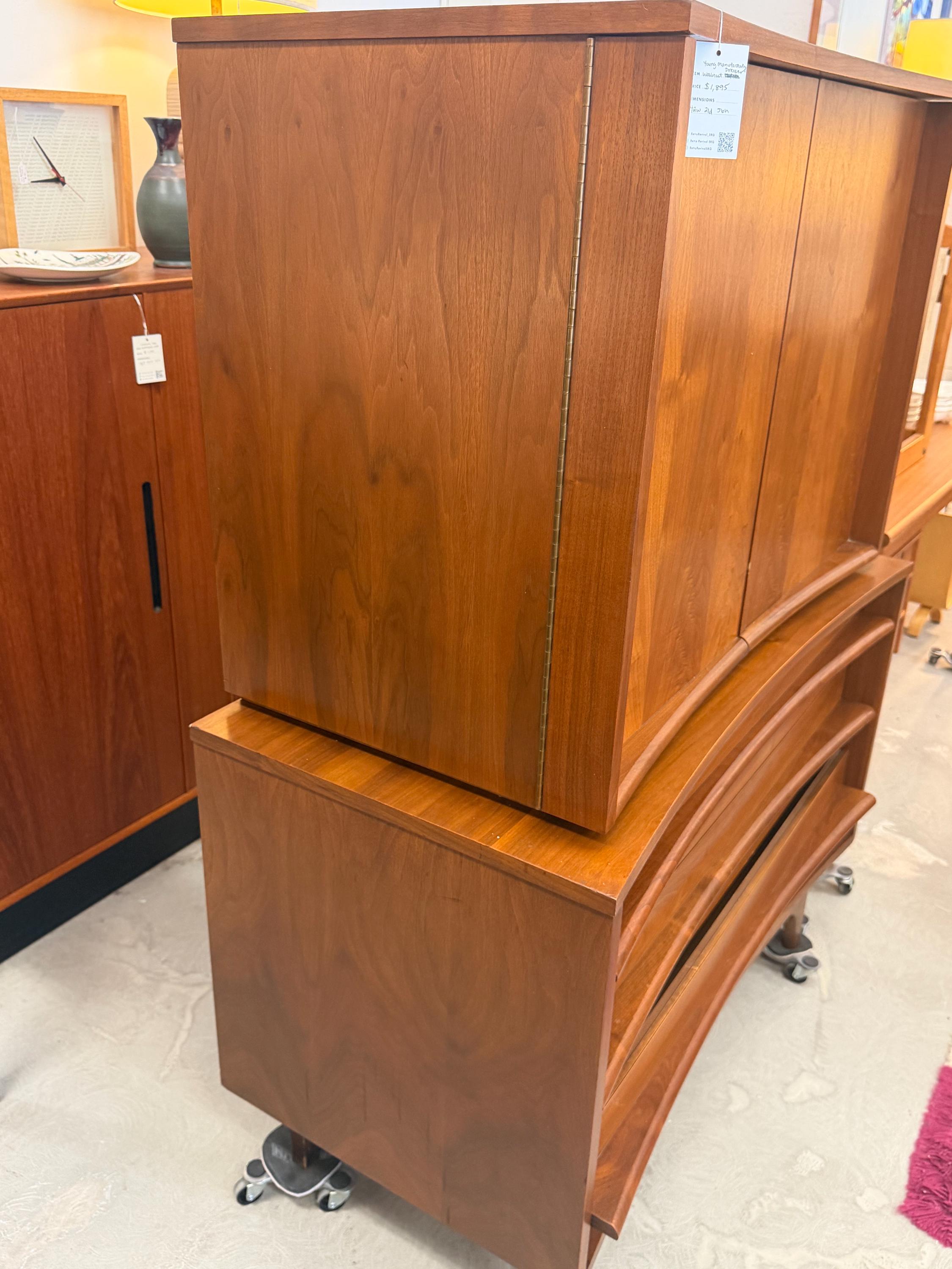 Young Manufacturing Gentleman’s Chest Dresser - Mid Century Modern - Vintage