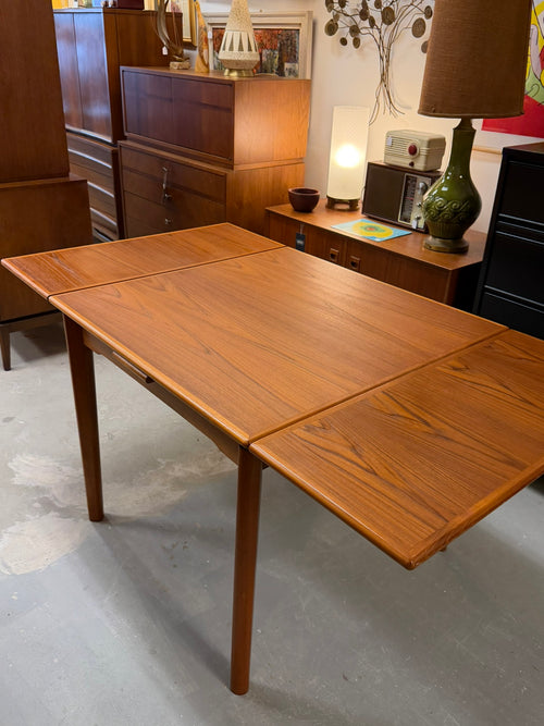 Danish Modern Teak Vintage Dining Table with Leaves