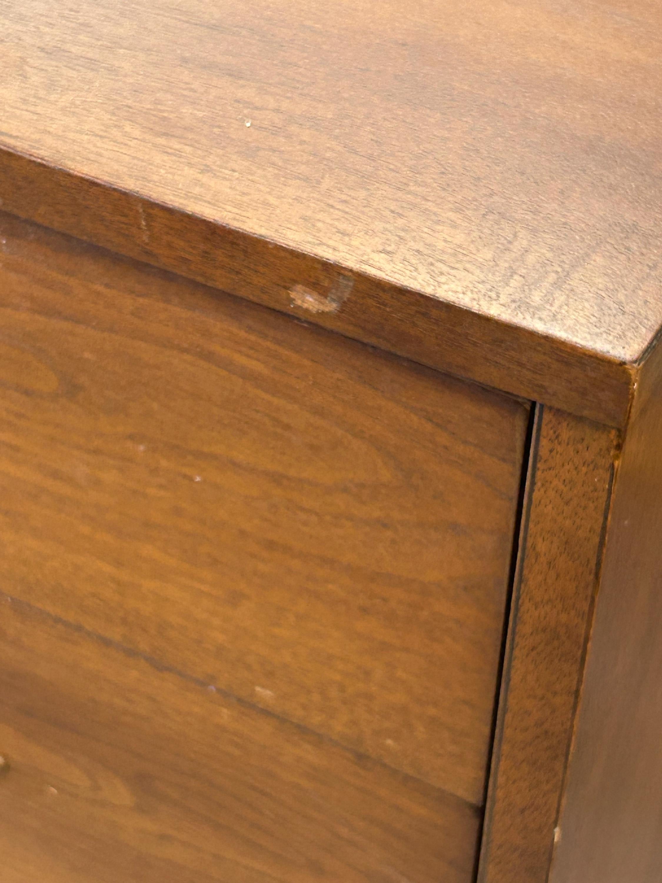 Broyhill Sculptra Lowboy Dresser - Mid Century Modern - Vintage