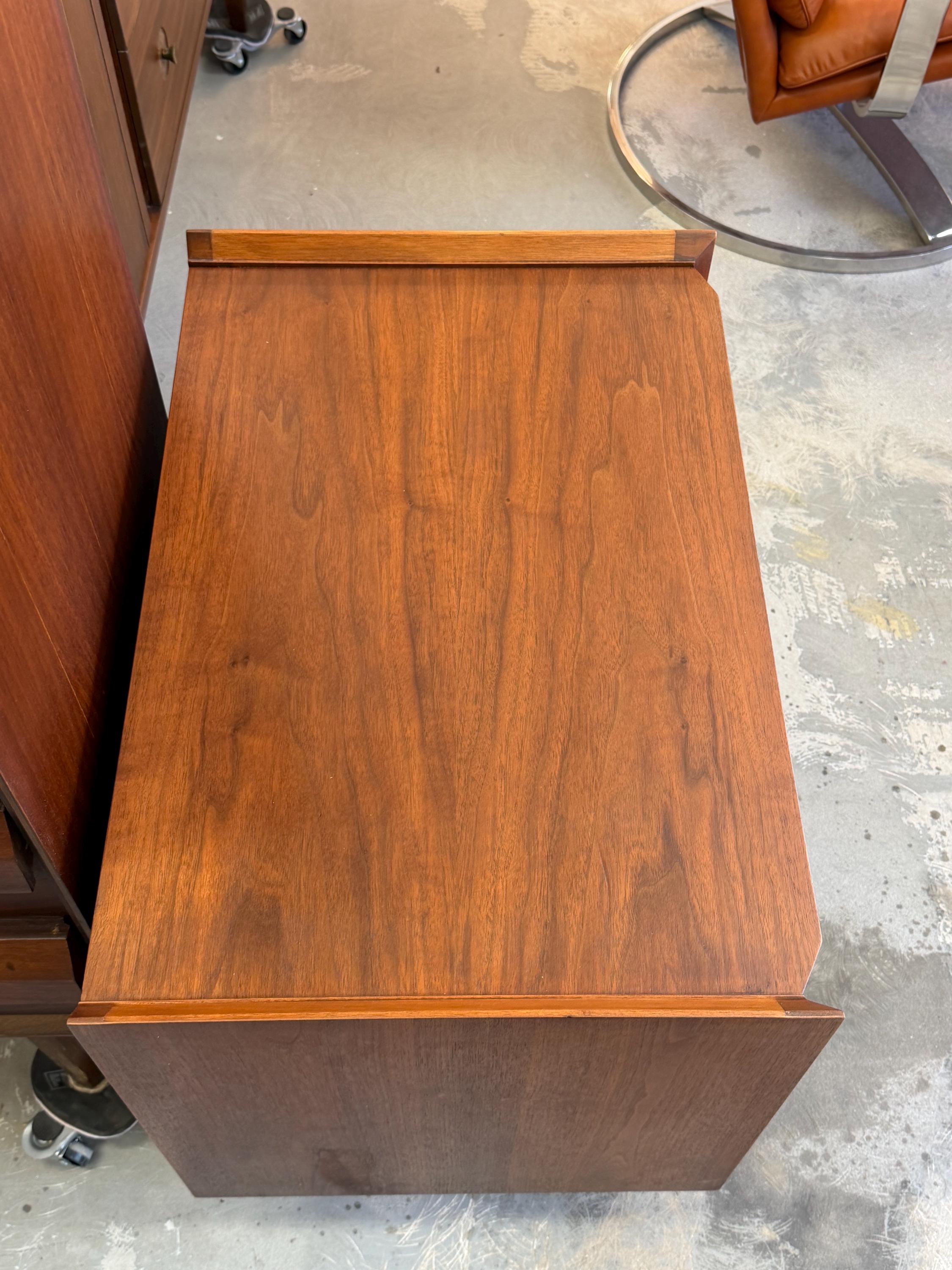 Vintage Lane First Edition Nightstand Mid Century Modern