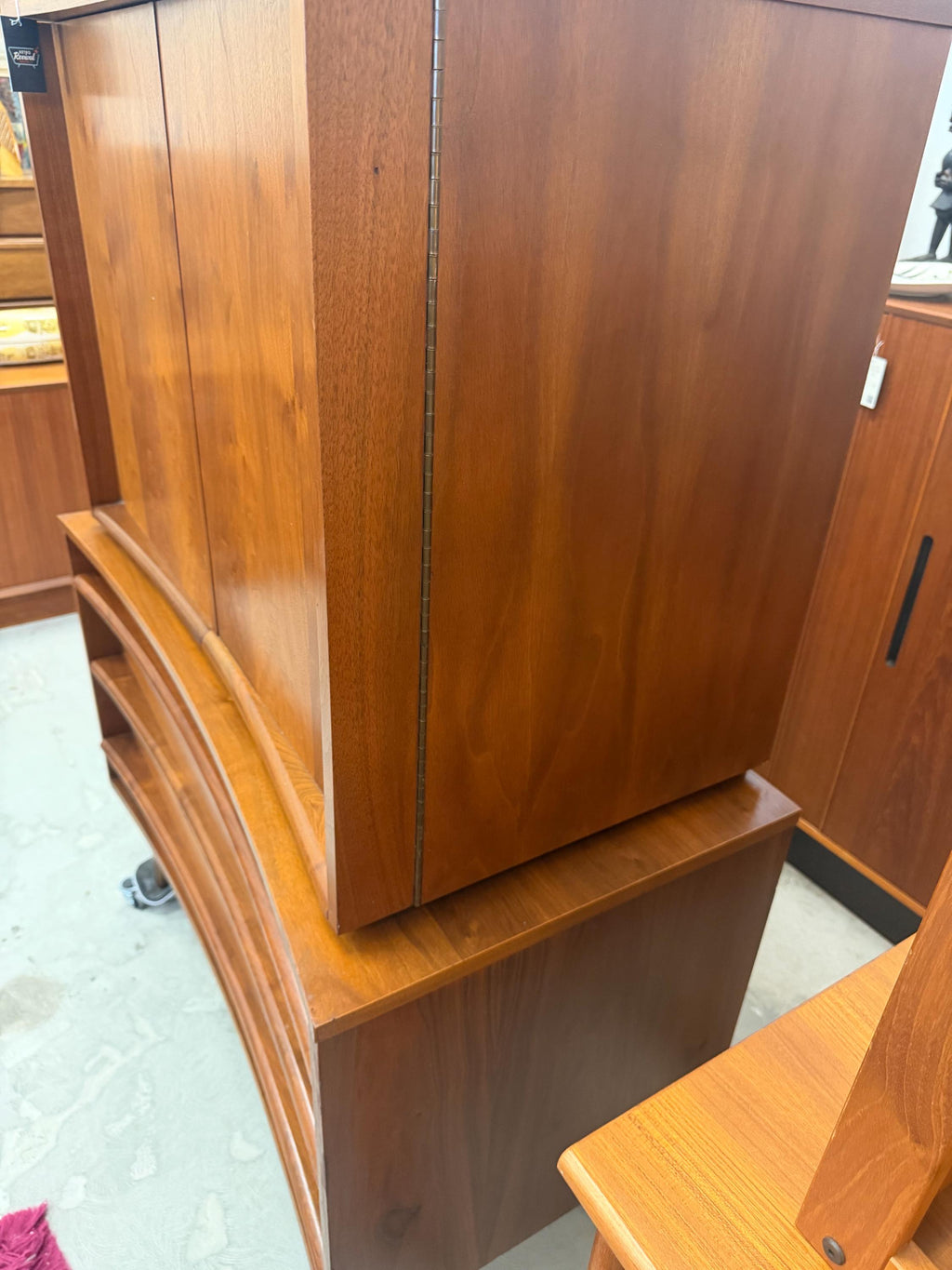 Young Manufacturing Gentleman’s Chest Dresser - Mid Century Modern - Vintage