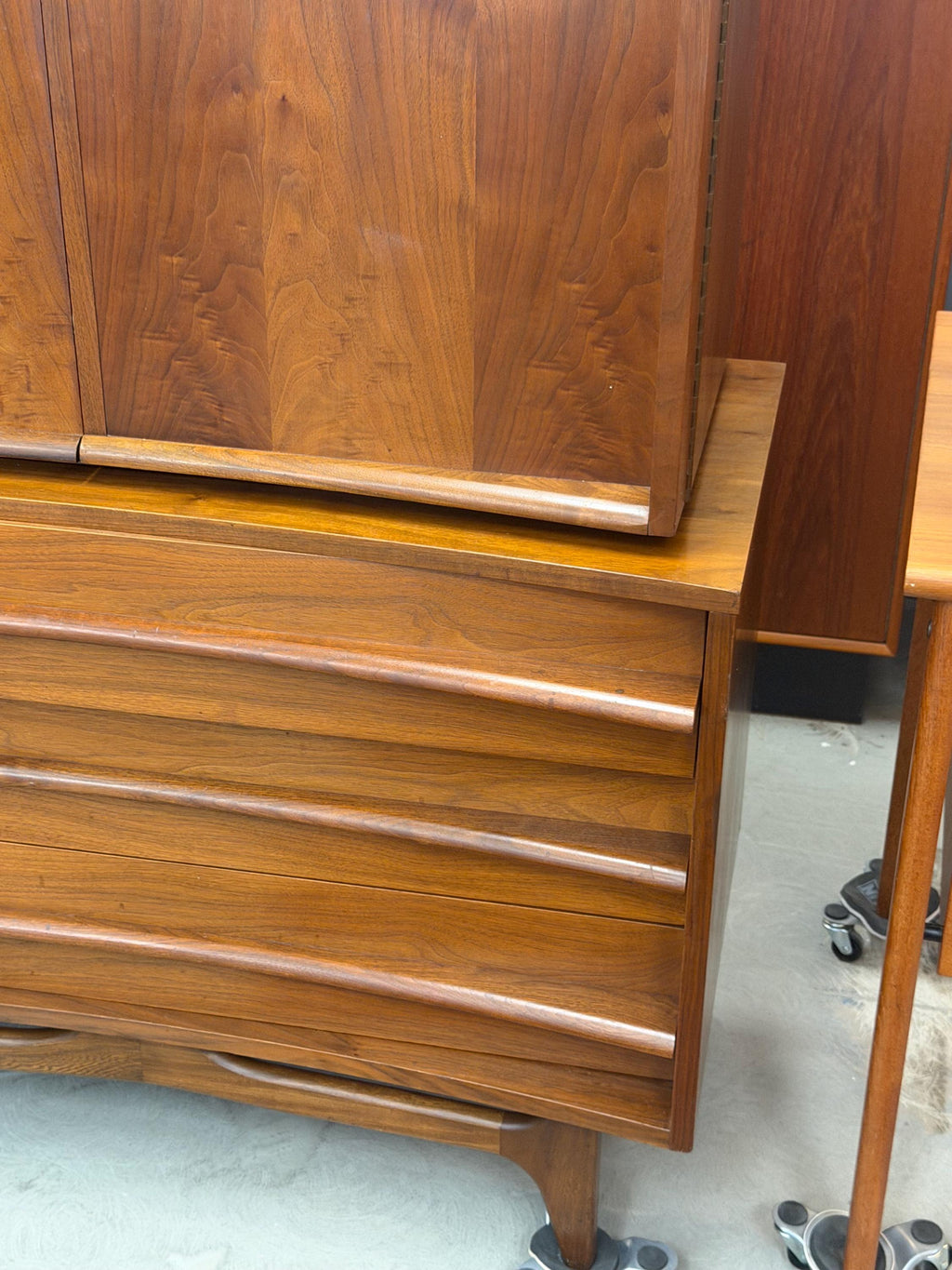 Young Manufacturing Gentleman’s Chest Dresser - Mid Century Modern - Vintage