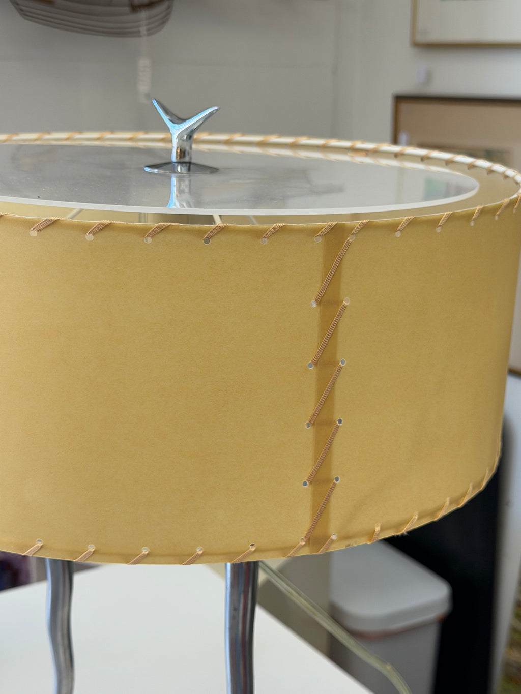 Mid Century Modern Vintage Metal Horn Shape Tri-Leg Table Lamp
