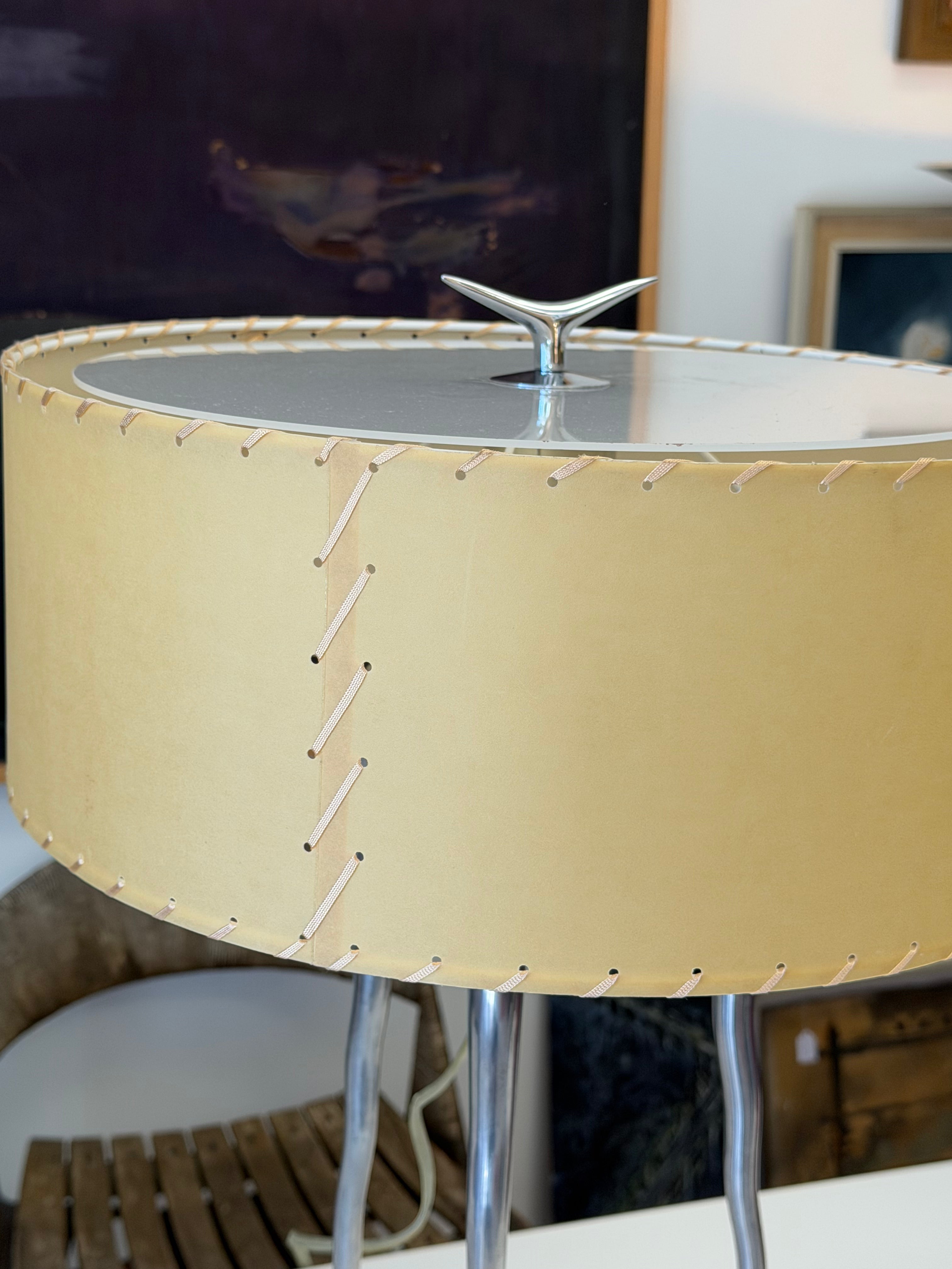 Mid Century Modern Vintage Metal Horn Shape Tri-Leg Table Lamp