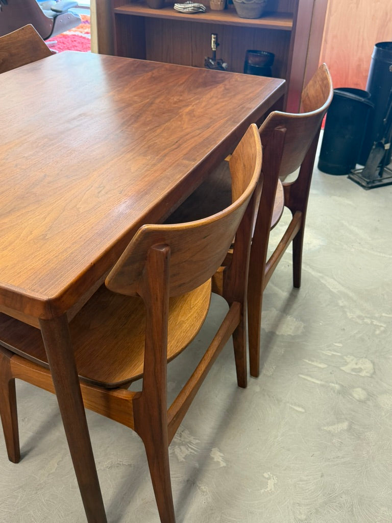 Vintage Mid-Century Modern Vejle Stole Dining Table with 4 Funder-Schmidt & Madsen Dining Chairs