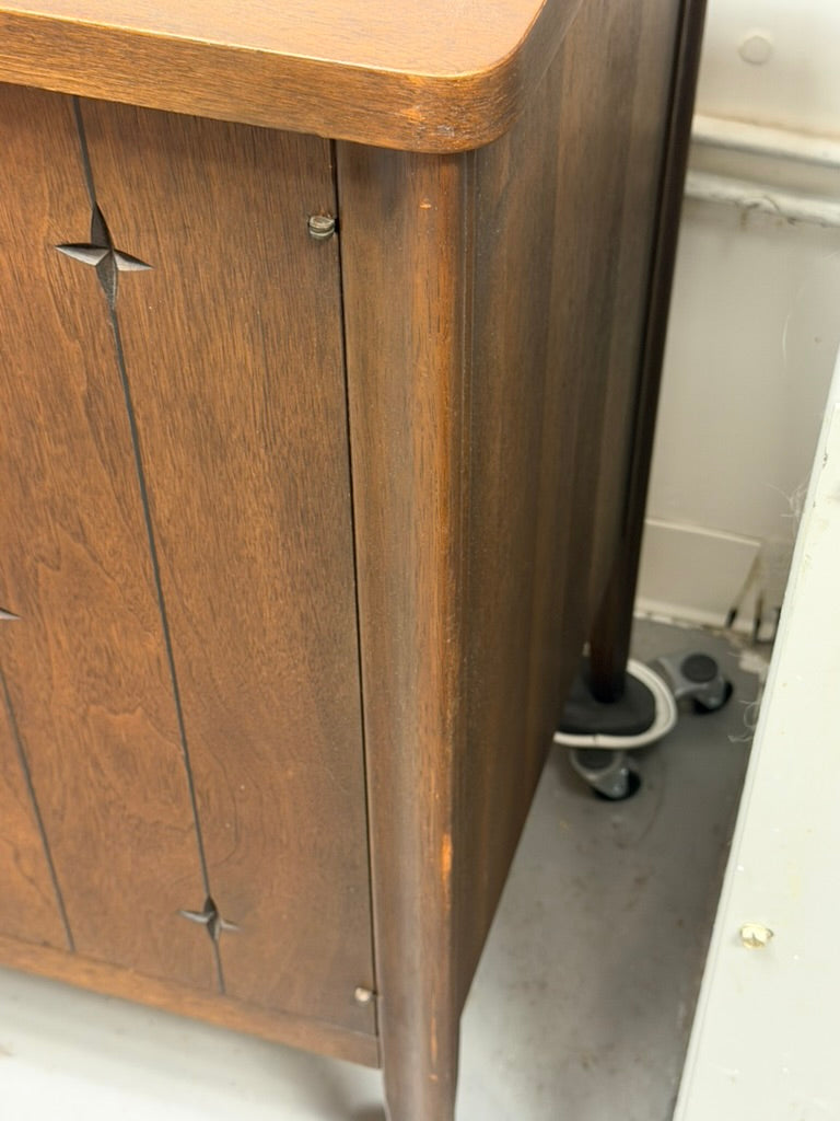 Broyhill Saga Lowboy Dresser Mid Century Modern Vintage