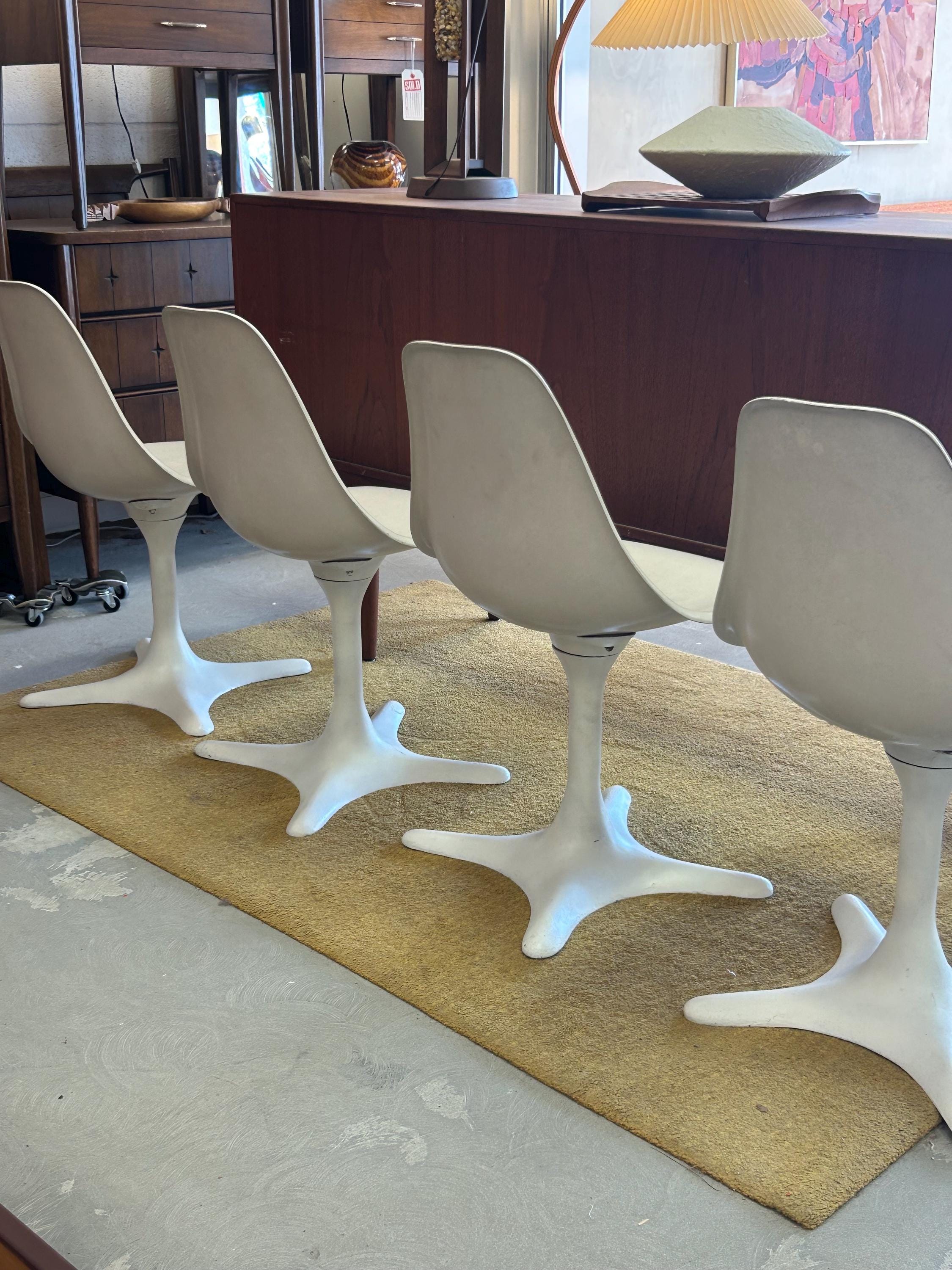 Vintage Mid Century Modern Fiberglass Tulip Dining Chairs - Set of 4