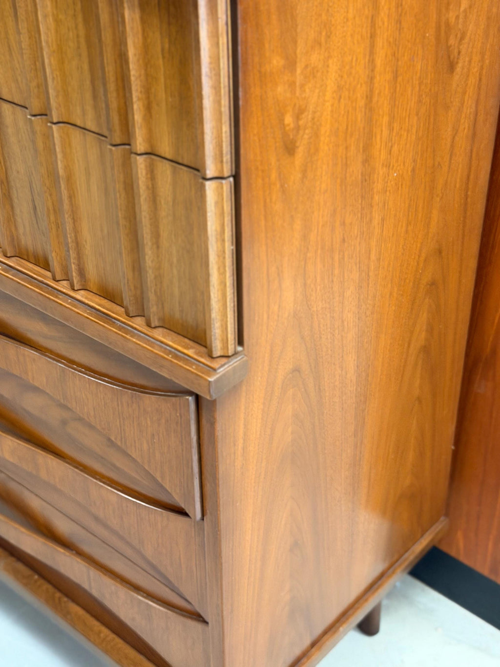 Mid Century Modern Vintage United Furniture Highboy Dresser