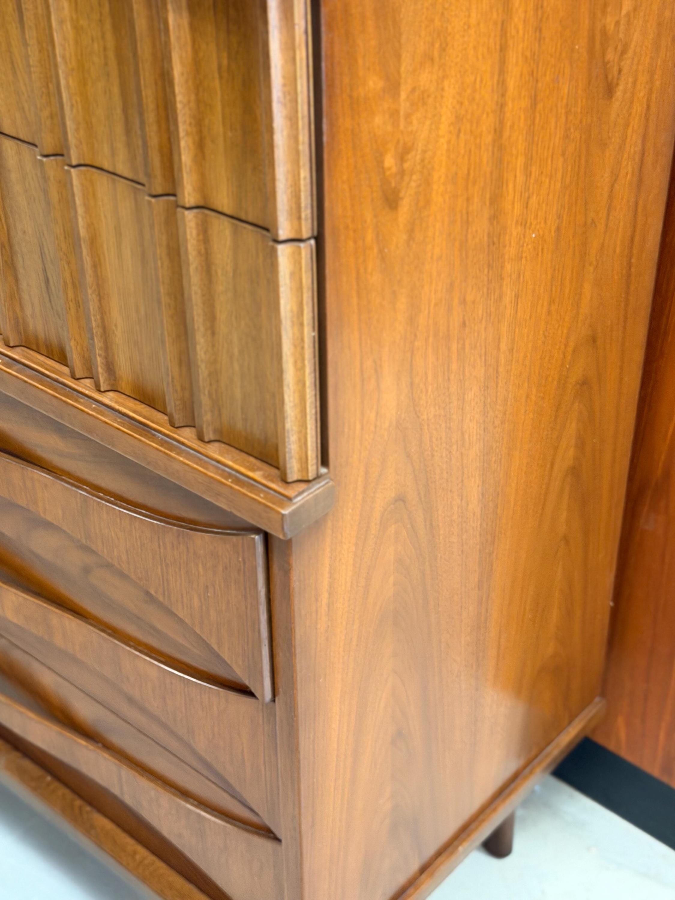 Mid Century Modern Vintage United Furniture Highboy Dresser